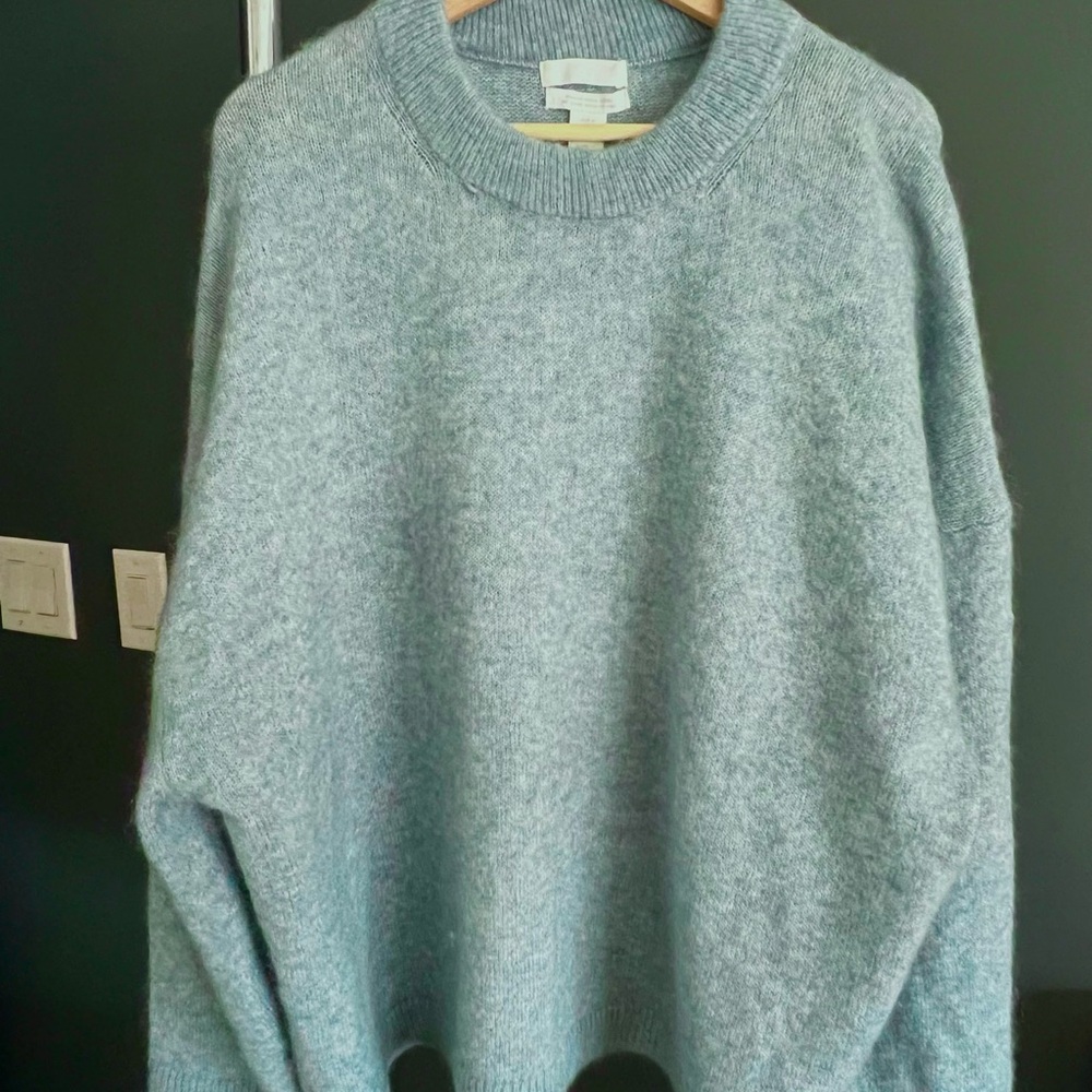 H&M Light Gray Crew Neck Sweater